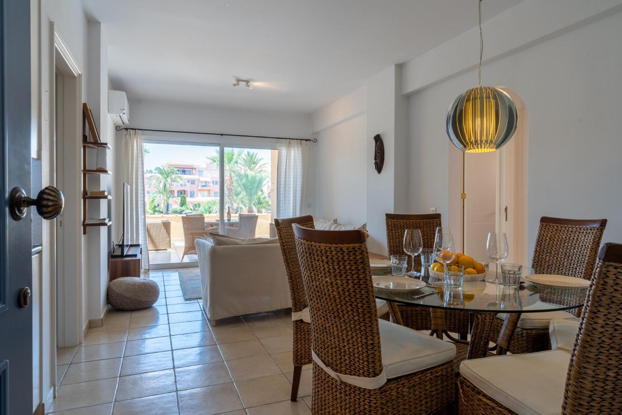 Tropical Paradise In Harbour Paphos, Central & Close To Beach Exterior foto
